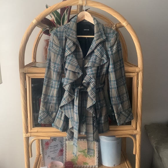Mac & Jac ruffle plaid jacket - Picture 2 of 3